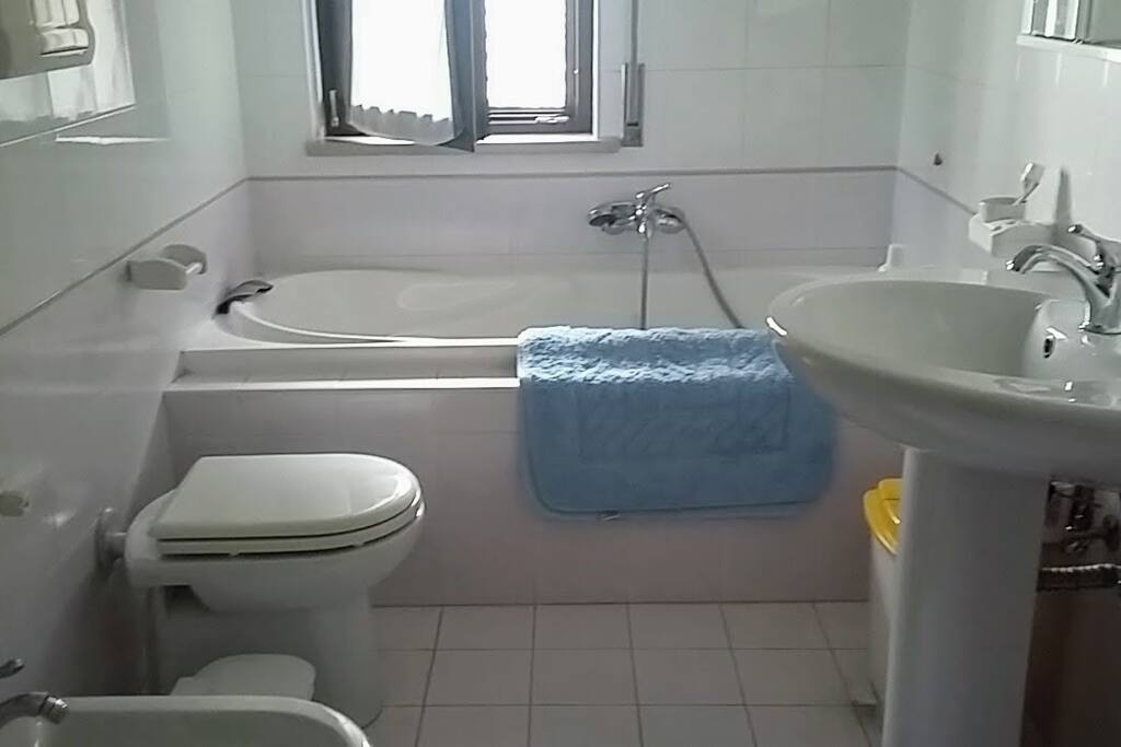 Main bathroom