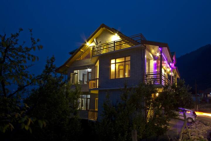 Mesmerizing View Room Amidst Apple Orchard Cottages For Rent In