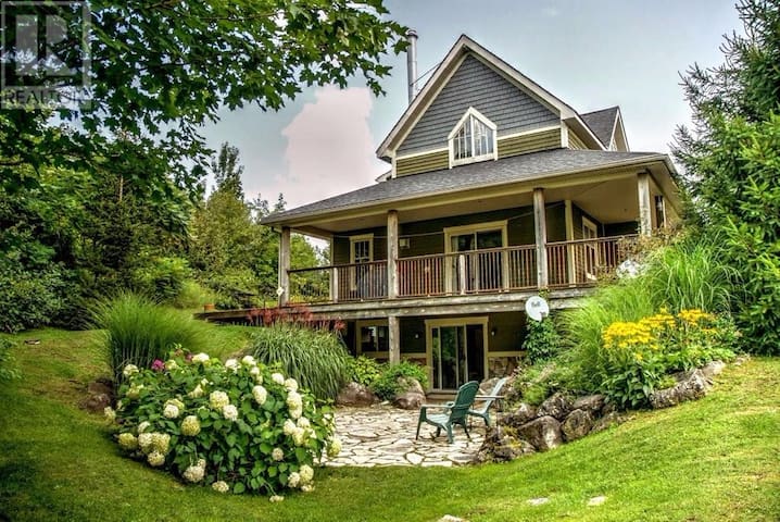 Stunning Chalet on Blue Mountain - 30 Day Stay