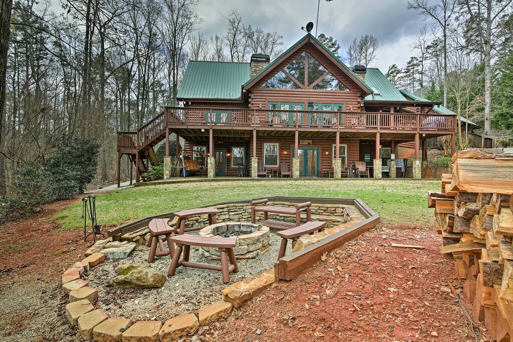 Luxury Lake Hartwell Villa w/ Theater & Hot Tub! - Cabins ...