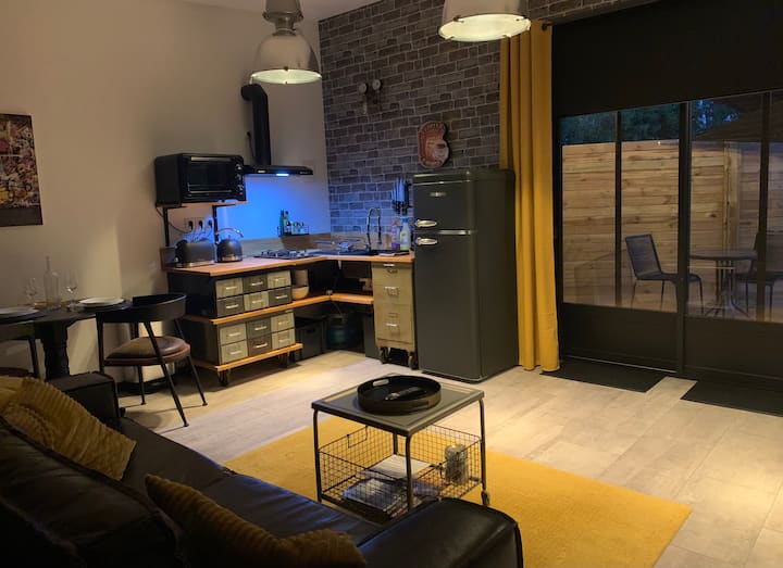 Studio Design Avec Terrasse Et Parking - Gennes