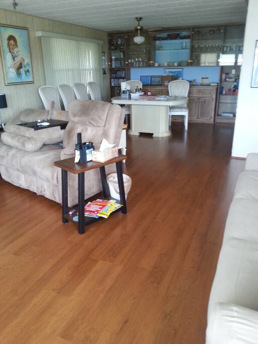 LIVING ROOM BACK