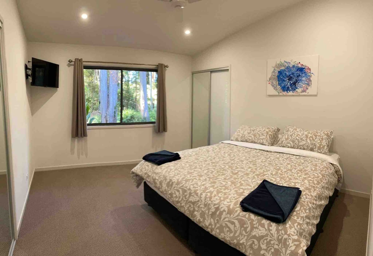 ห้องนอนอีกห้องในห้องนอน 4 ห้องนอน 