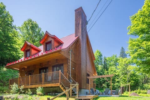 Laurentians Chalet | Hot Tub, Game Room, 3-Acre Mt