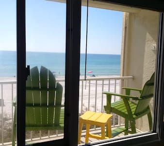 Oceanfront, Balcony, King #312-Free Beach Chairs