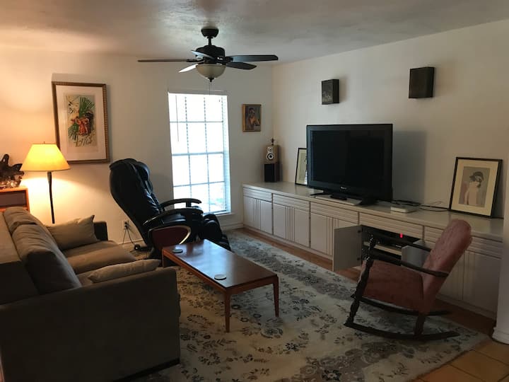Peaceful South Austin Home - Austin, TX