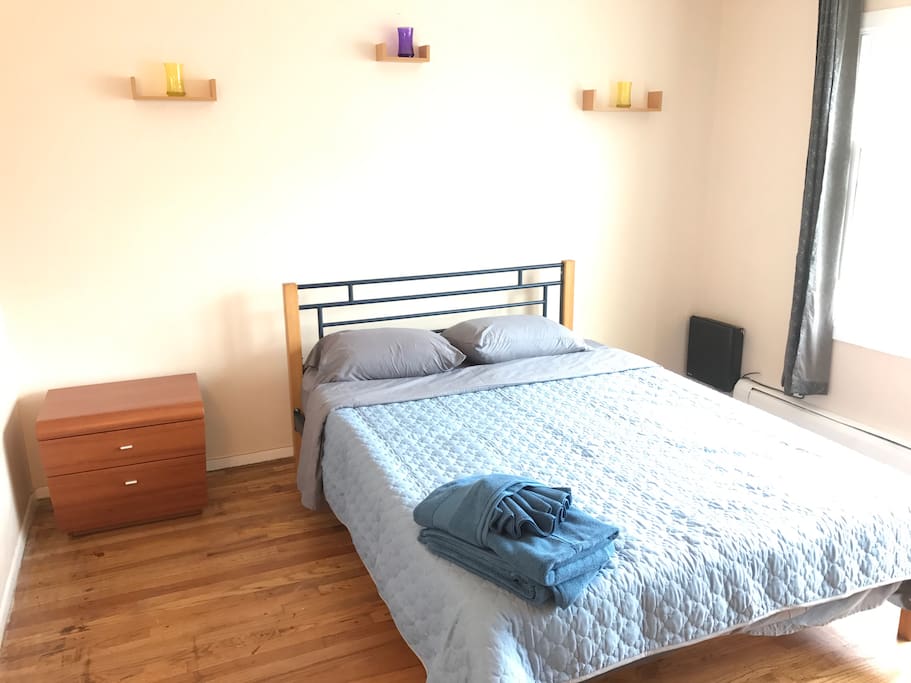 Queen size Bed, New Therapeutic Mattress