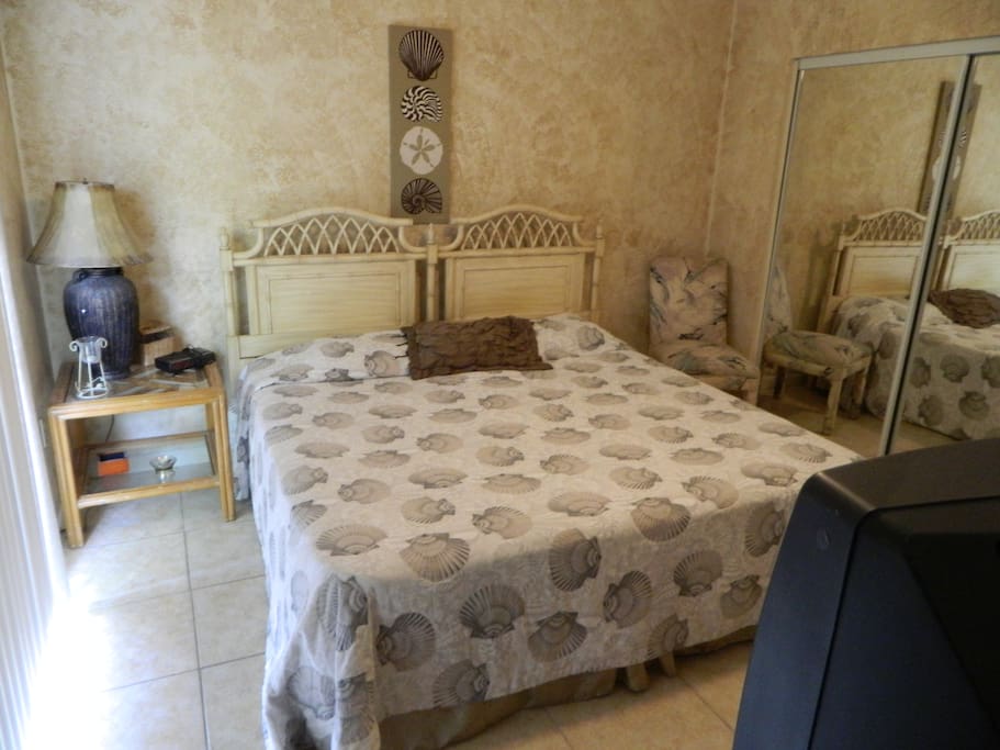 King bed in Master