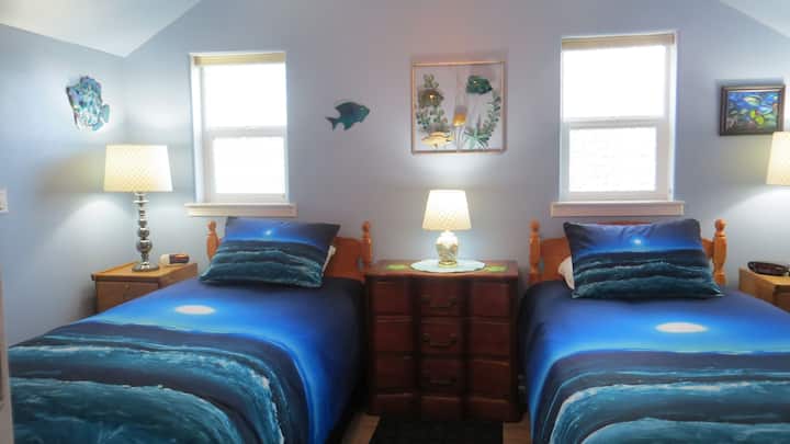 ტყუპი საძინებელი ზემოთ