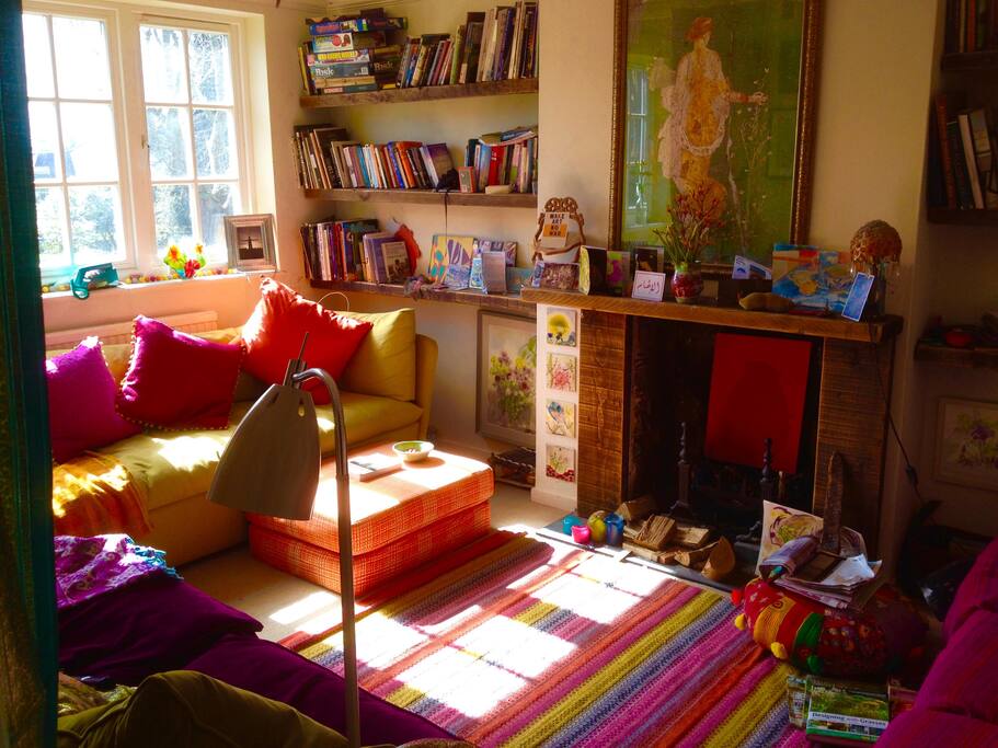 A bohemian, colourful lounge