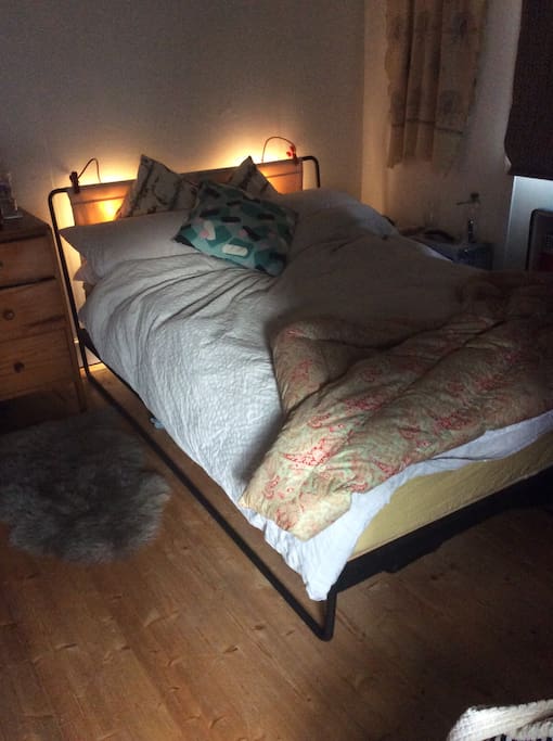 Double bed, eiderdown duvet.