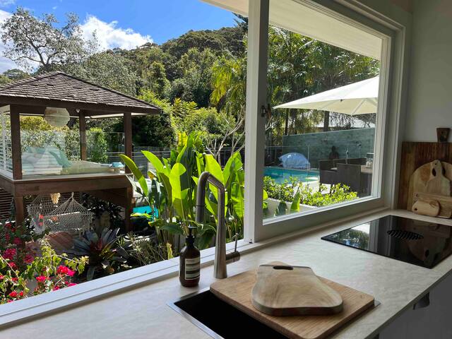 Newport Retreat – secluded beach house with pool gallery image 4