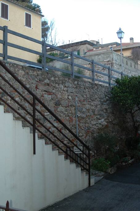 Scalinata di accesso