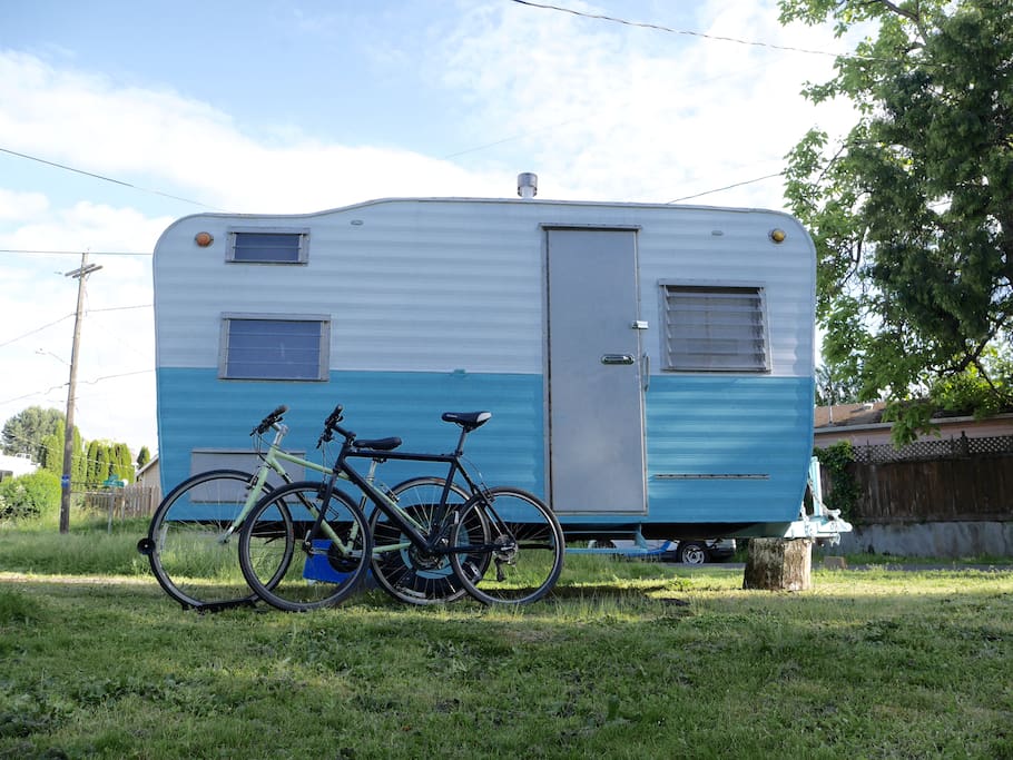 Check out the sites on 2 bikes (+ U-Locks) -- vintage trailer not included, sorry!