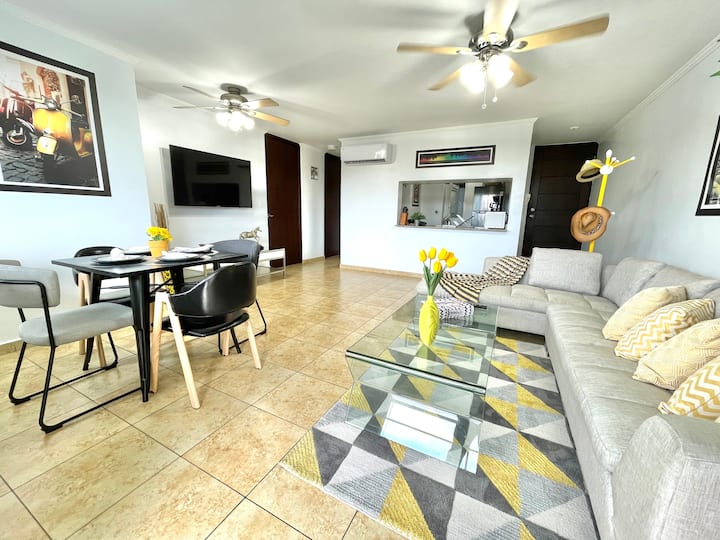 “Yellow” Cozy, Clean and Centrally Apartment — 2 bedroom vacation rental in Panamá