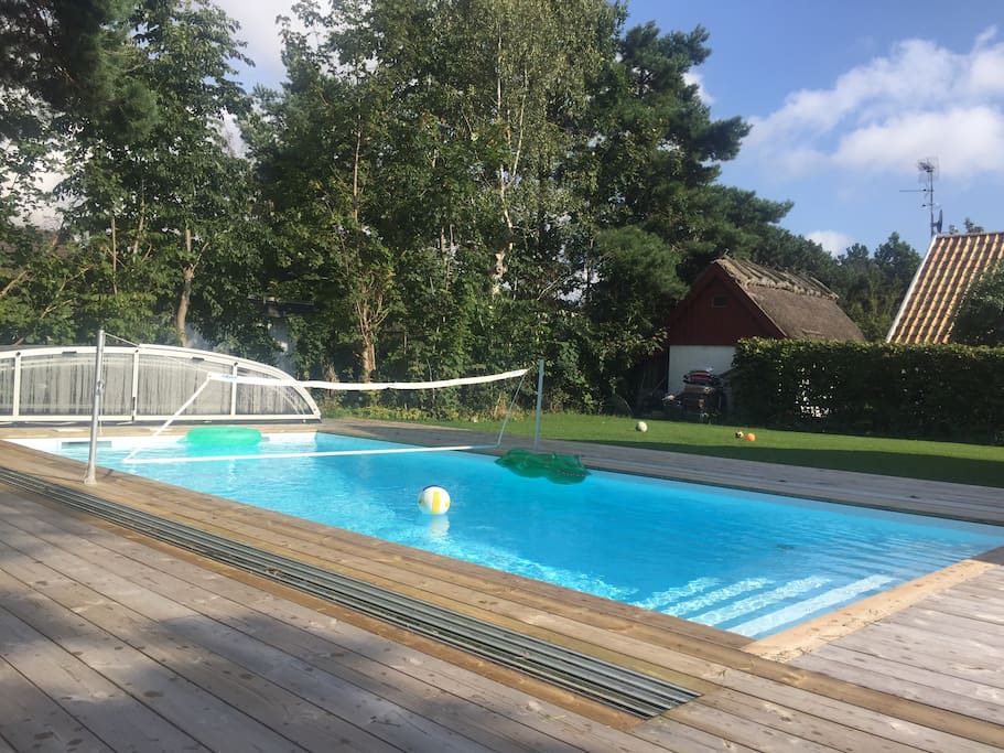 Trädgård-stort trädäck med pool (8*4)