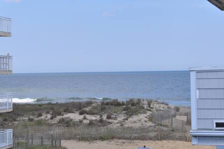 Unit 7 on 41 St Ocean Side 50 steps to beach