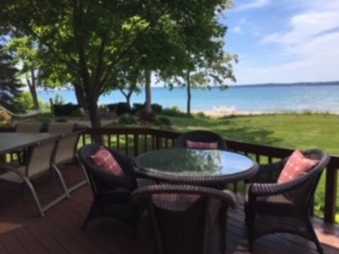 Beautiful Lake Home, Elk Rapids,
Michigan