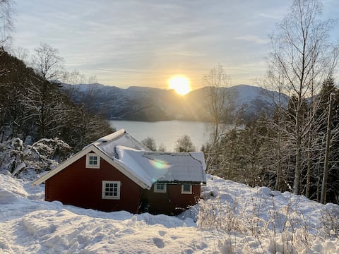 Quiet pre-Christmas time - cabin by Sognefjorden