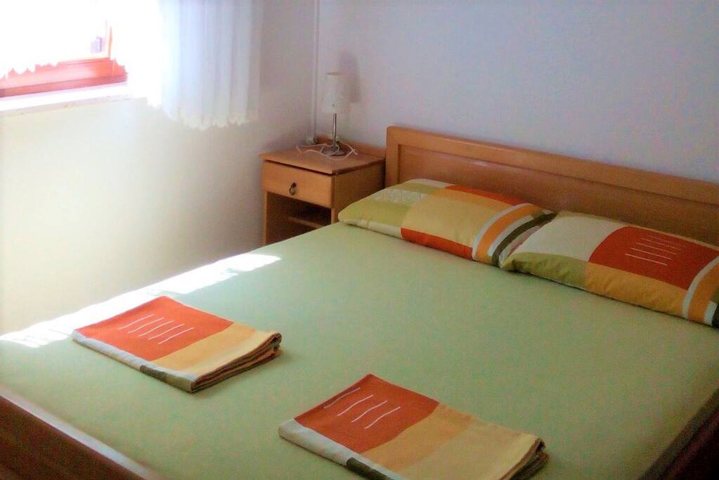 Schlafzimmer zum Garten