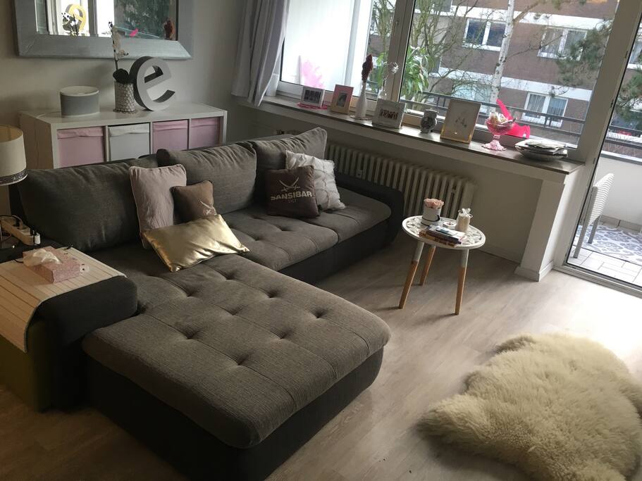 Schlafsofa ( noch nicht ausgezogen )