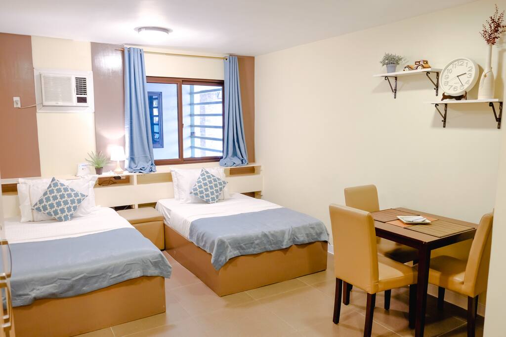 Clean and fresh sheets with comfortable pillows