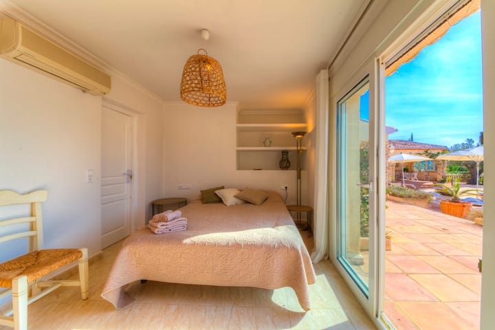 غرفة النوم 2