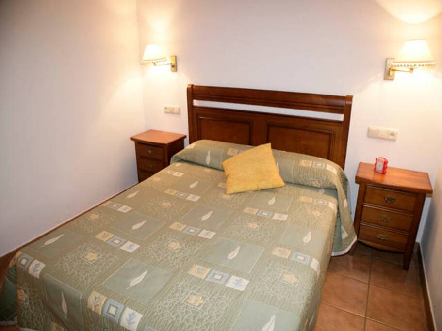 Habitación cama de matrimonio