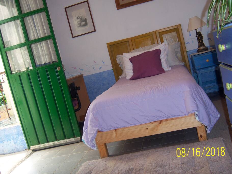 Otro ángulo de la habitación