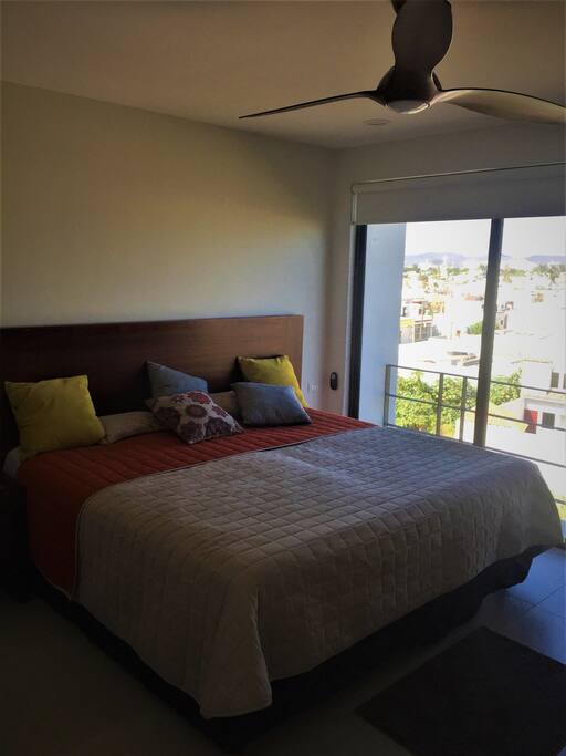 King Size bed convertible to twins bed