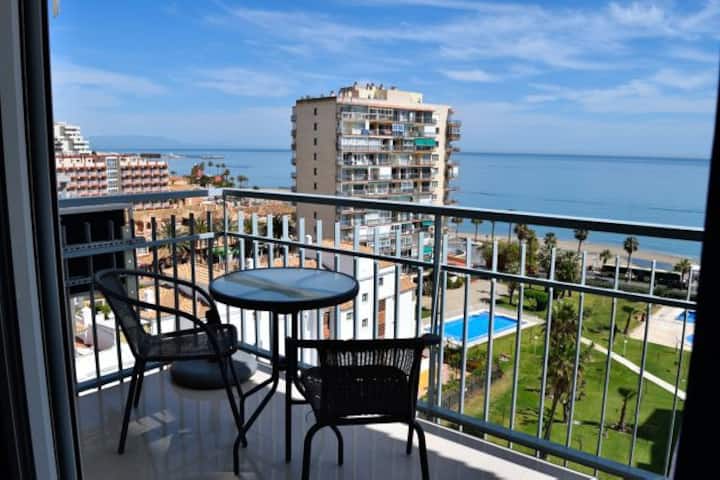 A Paseo Marítimo Benalmádena Costa - Benalmádena