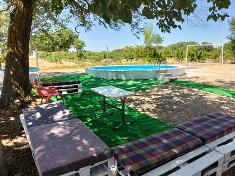 LA OVEJA NEGRA, in the heart of La Mancha, surrounded by the largest vineyard in the world. Spherica