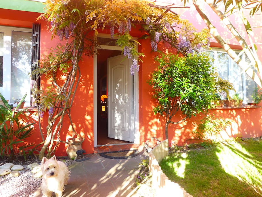 Une maison aux couleurs chaudes du sud
