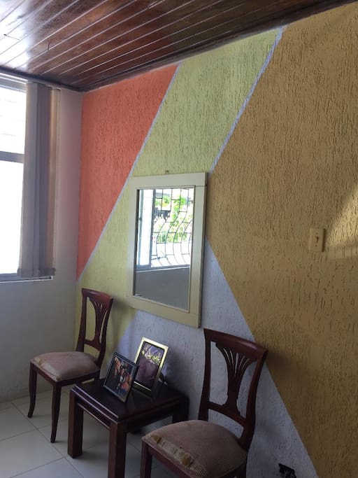 Sala com Pintura nova e em todo apartamento !