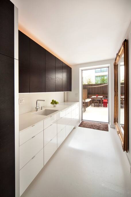 Full Kitchen amenities with Nespresso coffee machine.