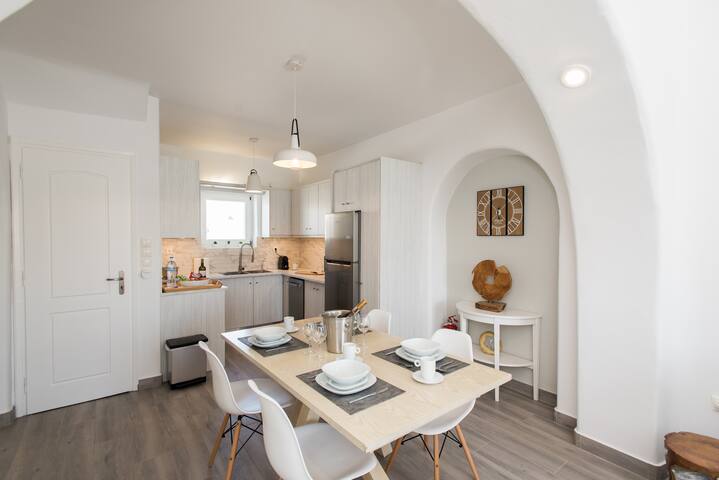 TIFFANY VILLAS- 2 Private villas with sea views gallery image 4