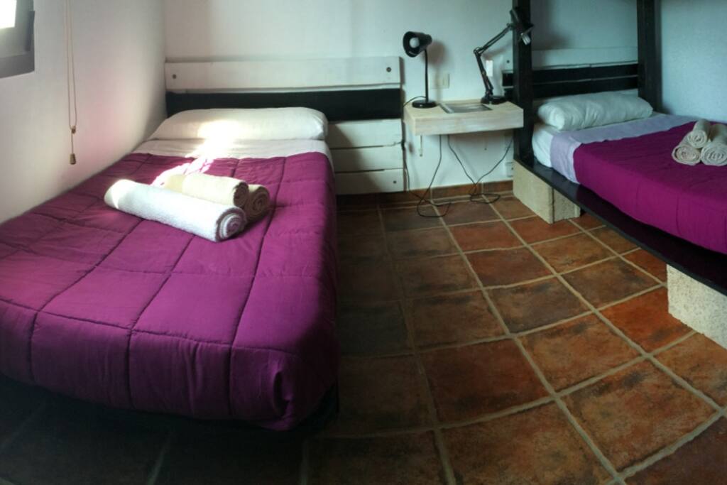Habitación para tres , para dos o para uso individual.