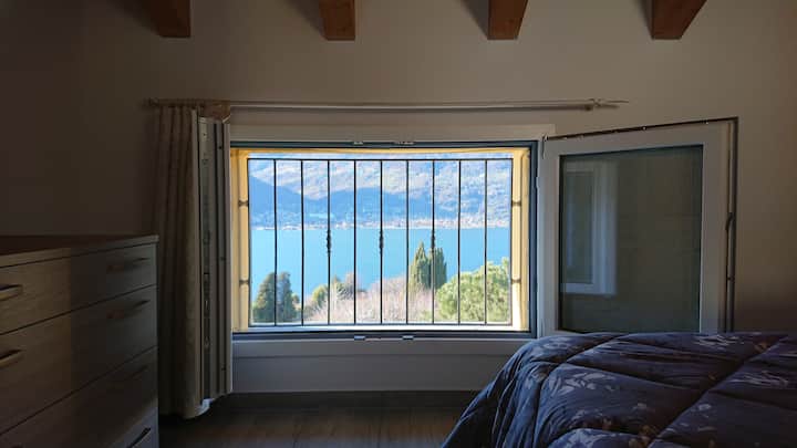 วิวทะเลสาบจากห้องเตียงคู่