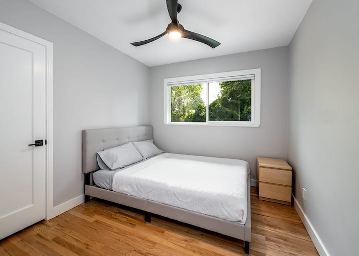 Second bedroom