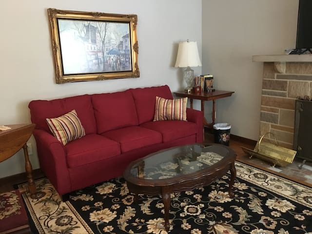 The Mellor House Apartments - Short-Term & Corporate Housing
 managed Airbnb listing 2