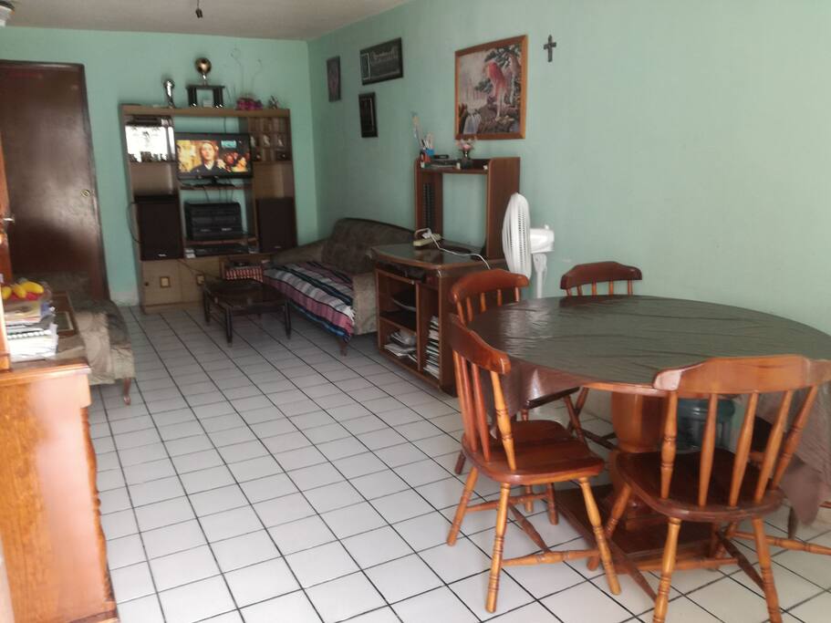 Interior, sala/comedor.