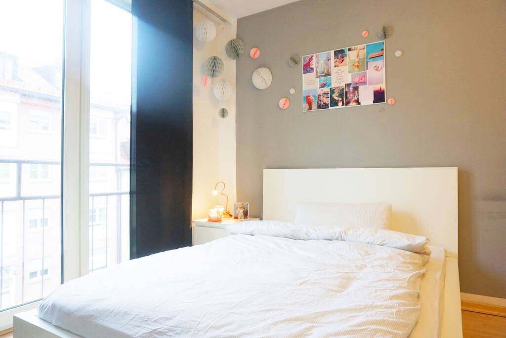 The cozy double bed, right next to the glass doors, will enable you to recharge your batteries.