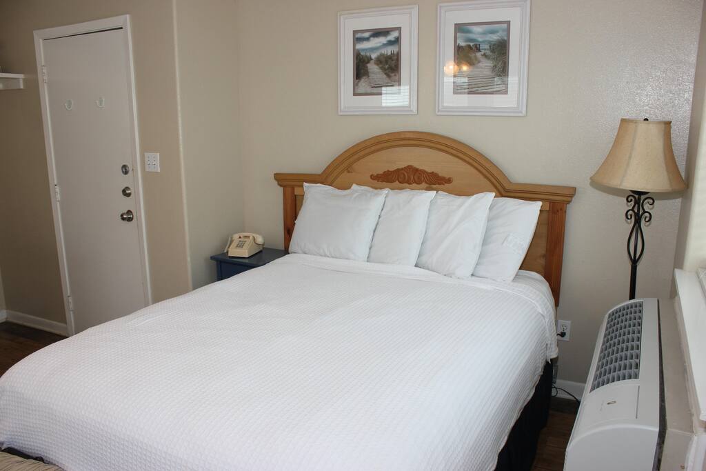 Another bedroom view of a com
