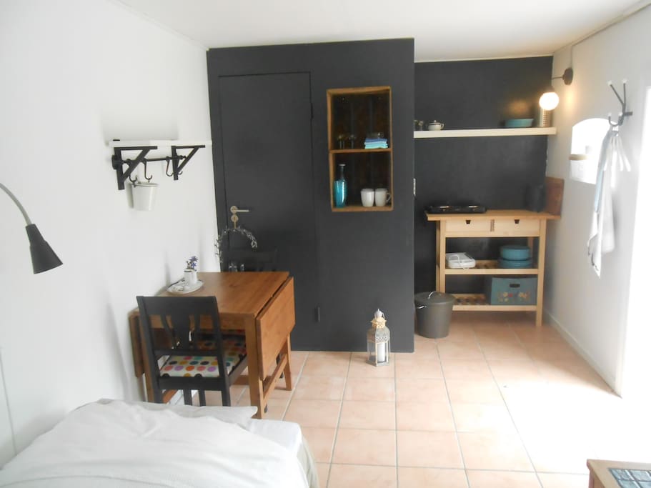 Lille spisebord til mad og hygge