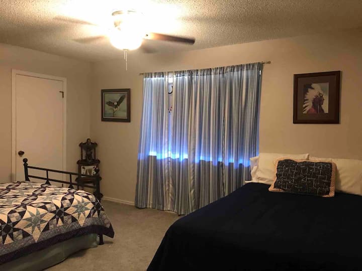 ห้องนอน 3 (เตียงใหญ่ 2 หลัง)