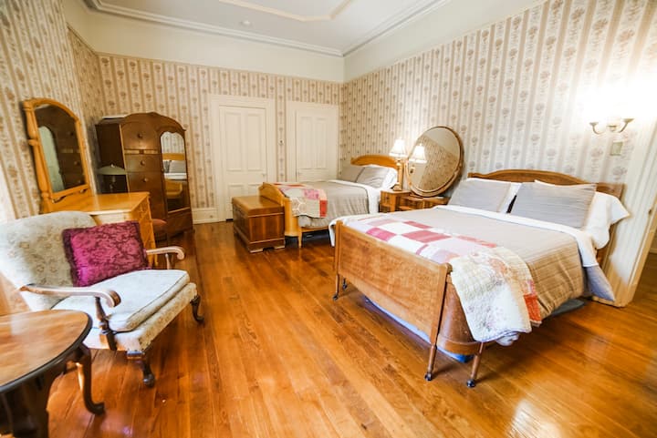 The Hope Room on the 2nd floor has two double beds.  It gets lots of morning sunshine.