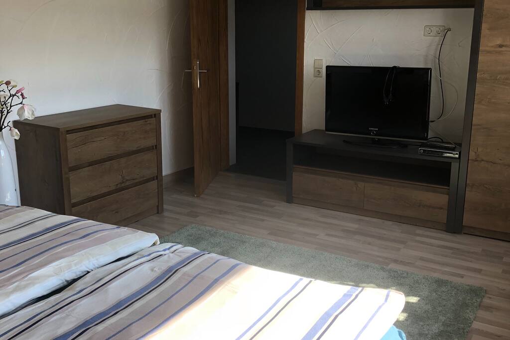 Schlafzimmer mit Doppelbett