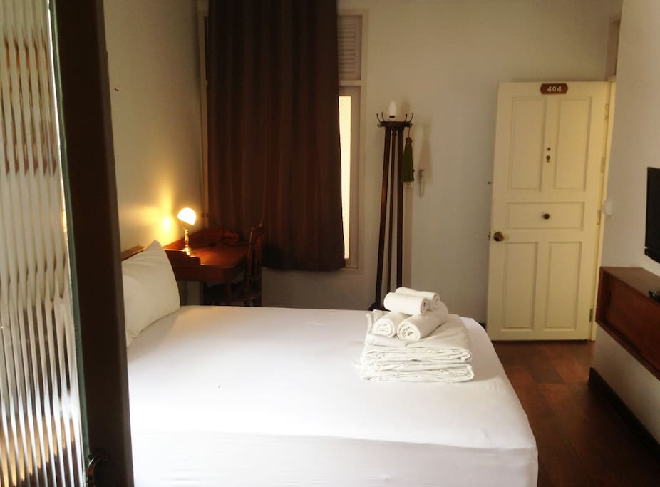 Classic Queen Room