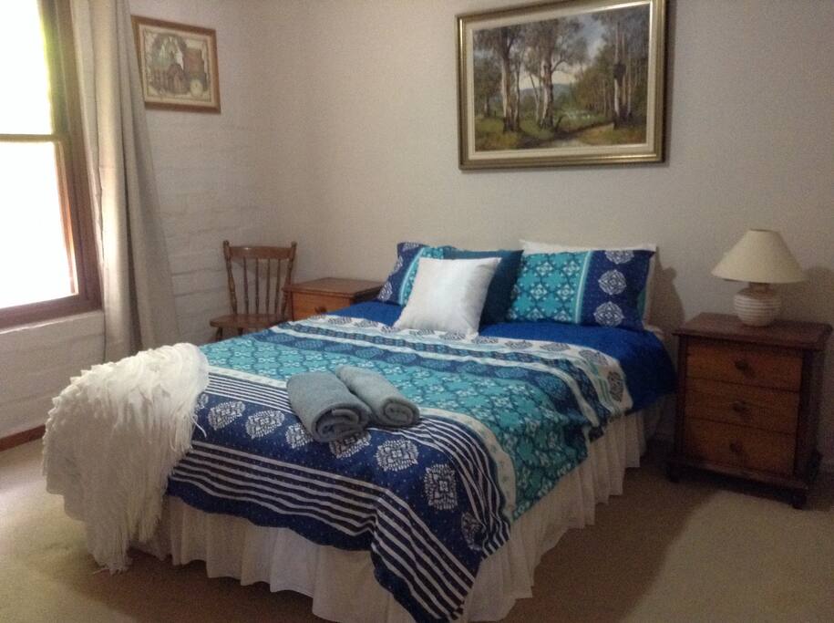 Bedroom 1 - Queen size bed
