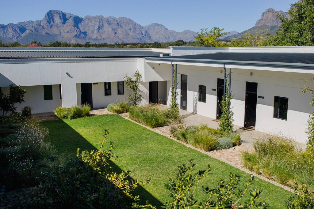 Vineyard Rooms Interior Courtyard